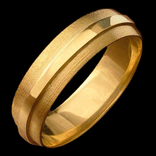 Agra Ring in Yellow Gold
